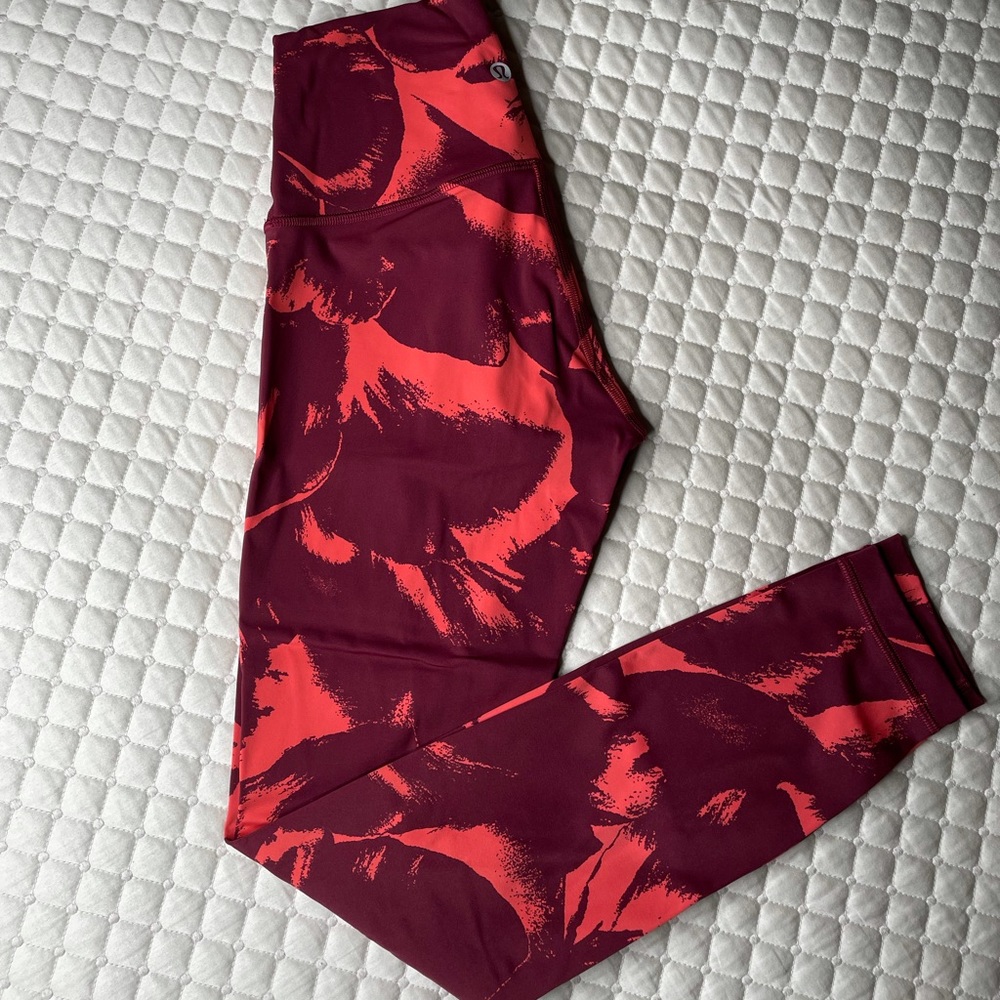 Lululemon Poppy Leggings 7/8 inseam (Size 6)